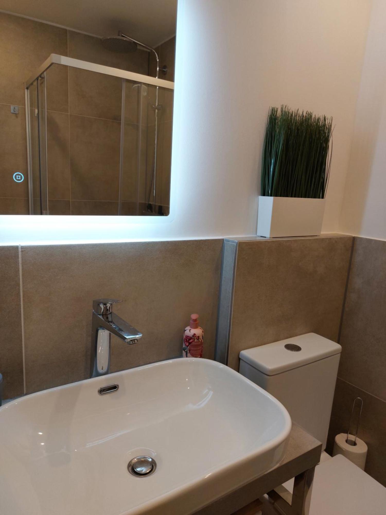 Appartement Deluxe 3 P I 2 Sz I Balkon I Kueche In - Hensold, Zeiss Fusslaeufig *